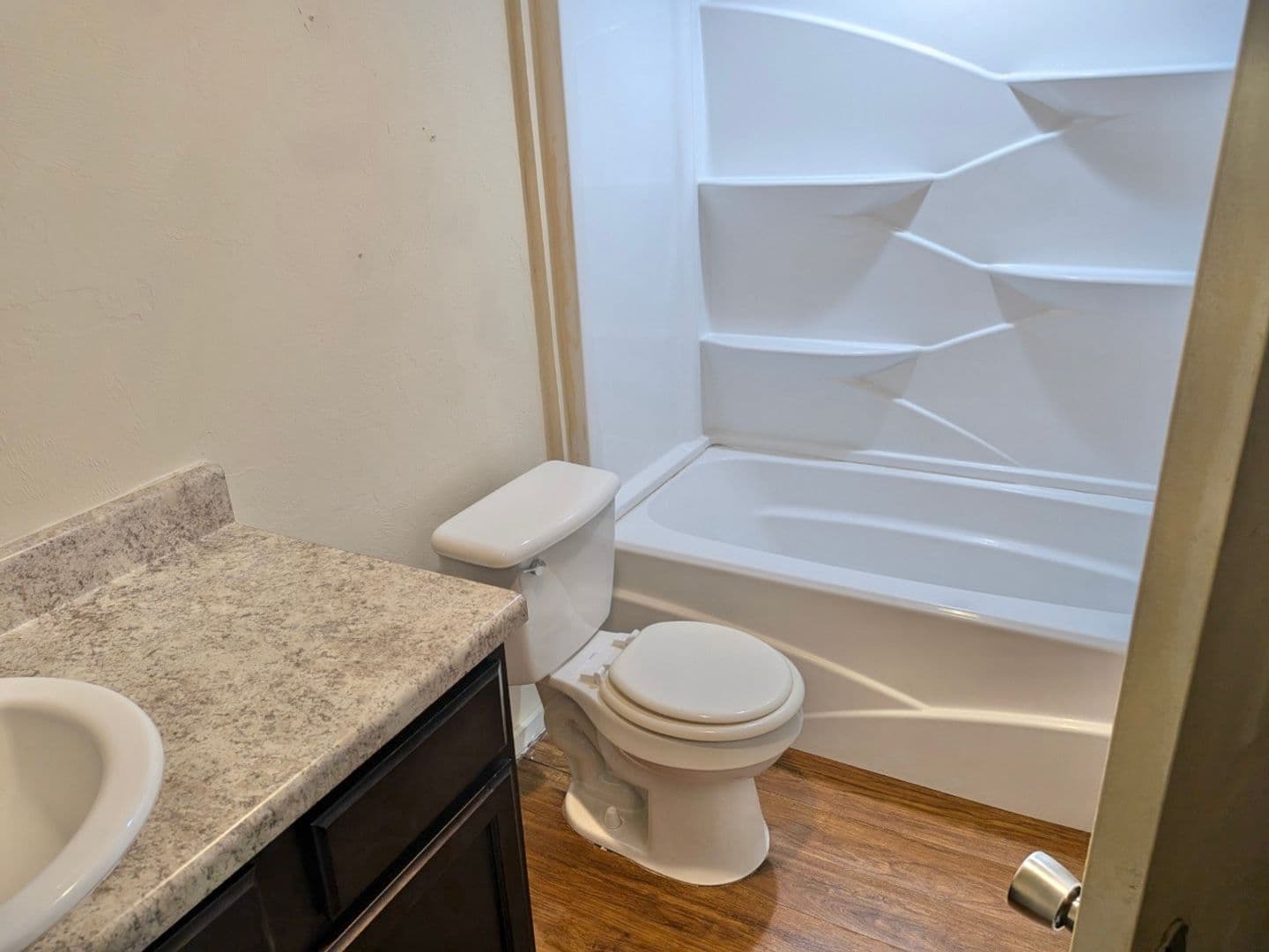 Shawnee Apartment: 1001 East Independence Street