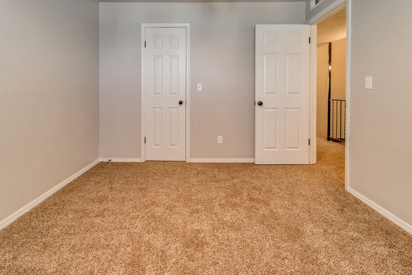 Norman Townhome: 1201 Lakecrest Dr