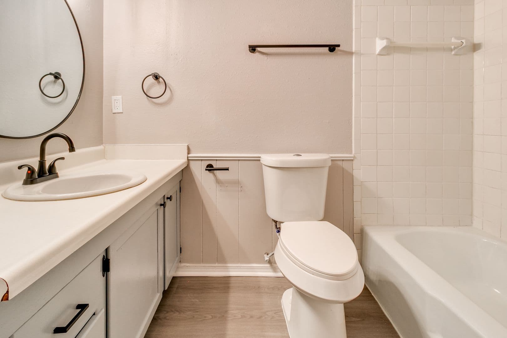 Norman Townhome: 1201 Lakecrest Dr