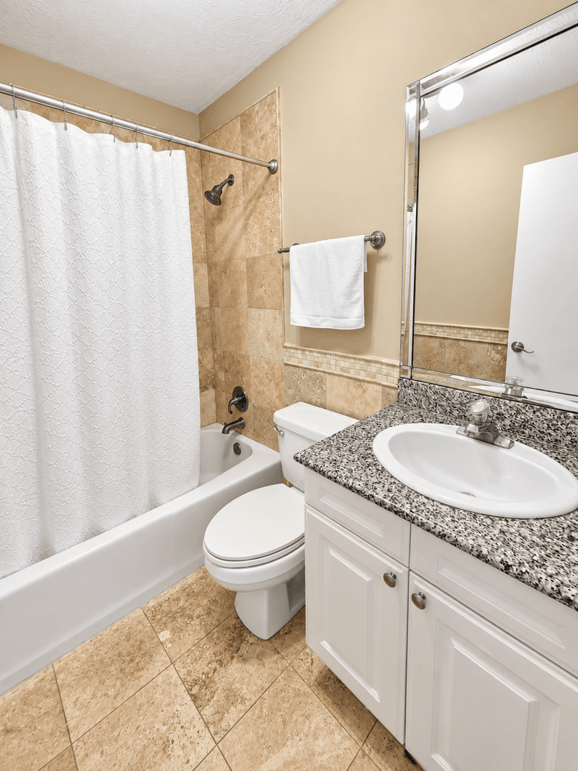 Naples House: 1294 Highlands Dr
