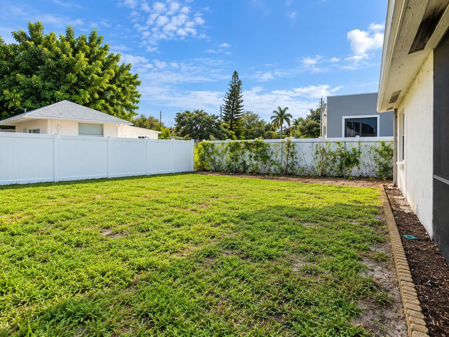 Naples House: 1294 Highlands Dr