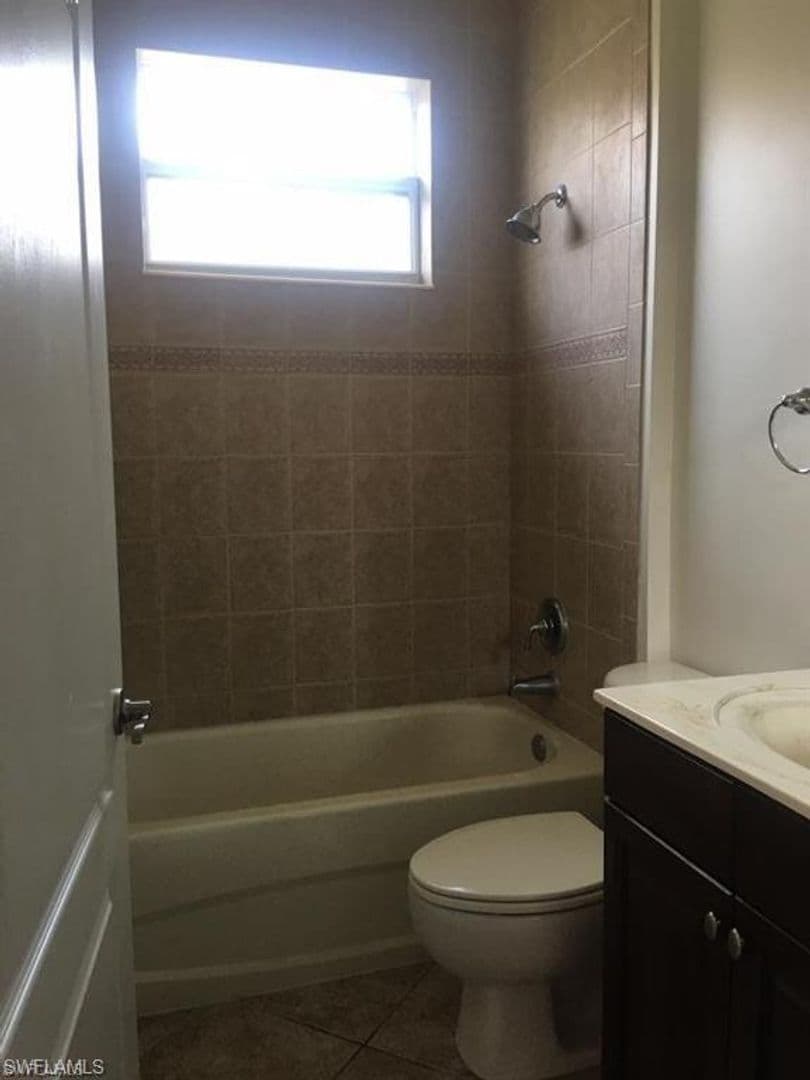 Estero House: 20684 Torre Del St