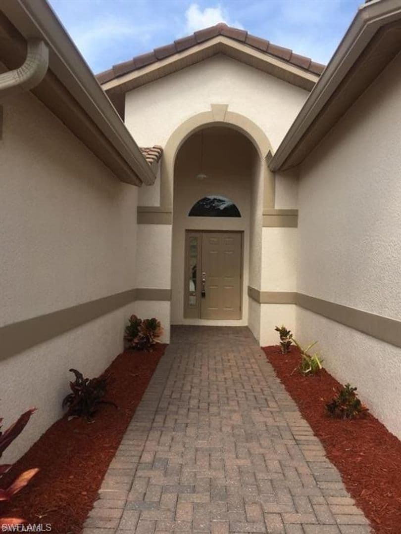 Estero House: 20684 Torre Del St