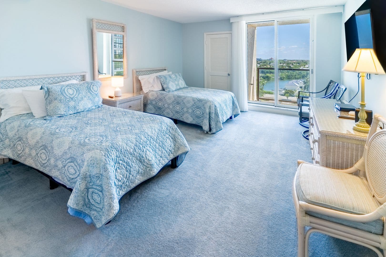 Naples Condo: 4901 Gulf Shore Blvd. N #903