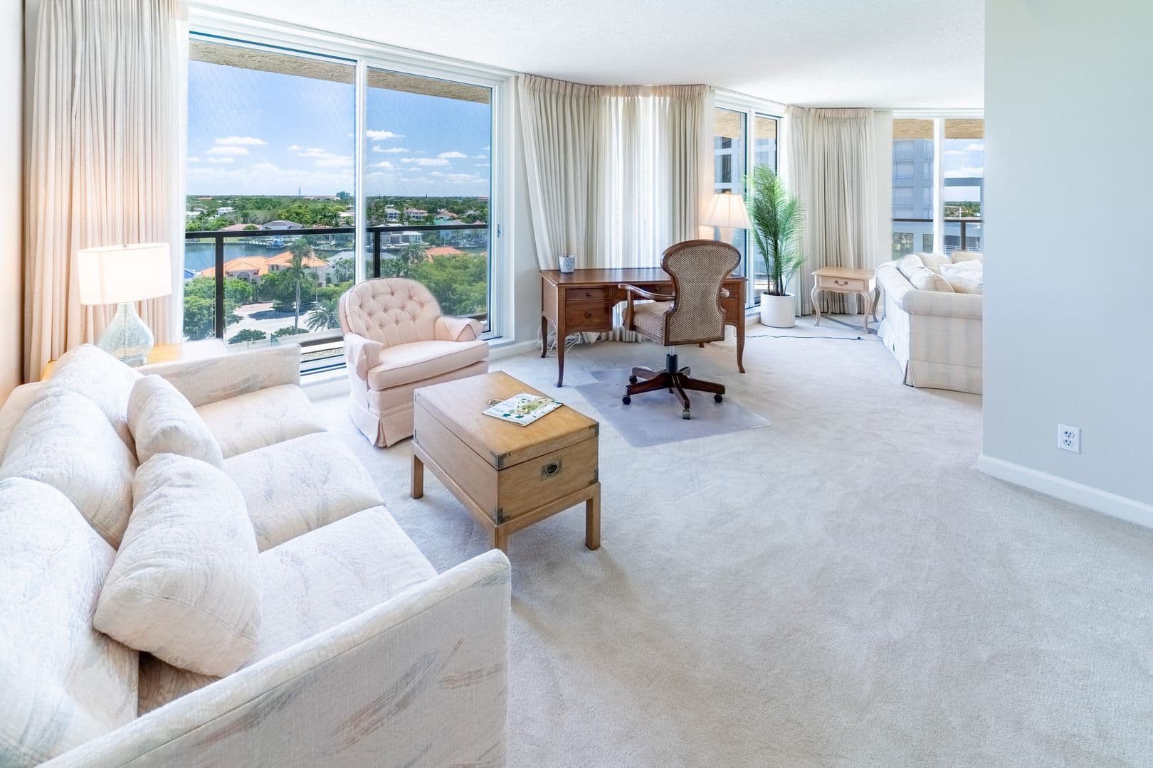 Naples Condo: 4901 Gulf Shore Blvd. N #903