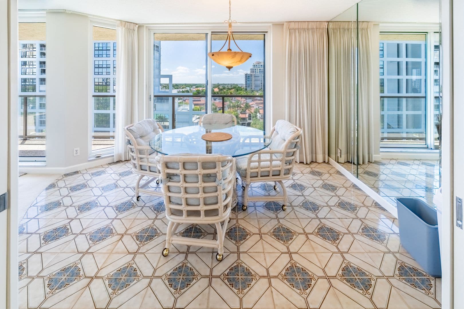Naples Condo: 4901 Gulf Shore Blvd. N #903