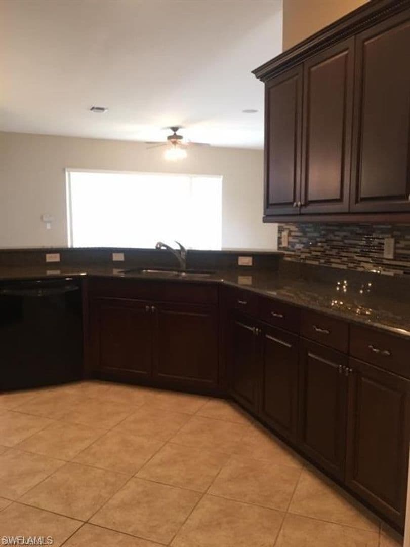 Estero House: 20684 Torre Del St