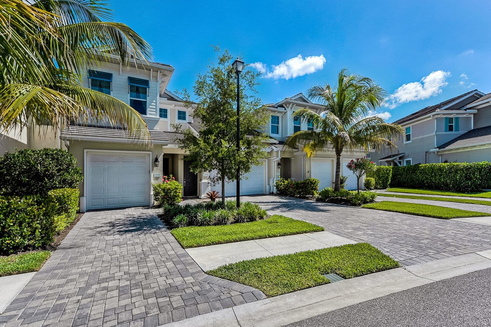 Naples House: 6960 Avalon Circle #807