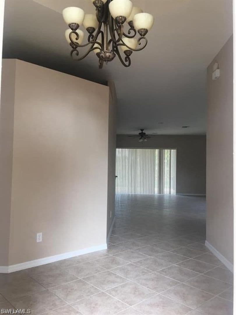 Estero House: 20684 Torre Del St