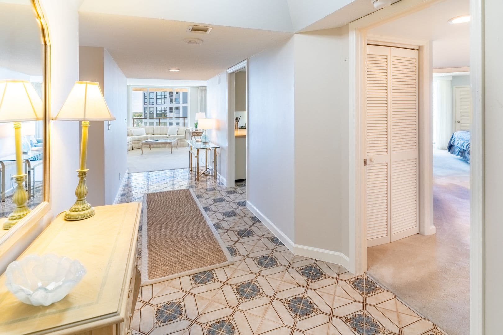 Naples Condo: 4901 Gulf Shore Blvd. N #903