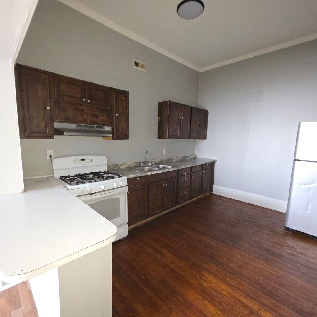 Gastonia Apartment: 1909 E Ozark Ave