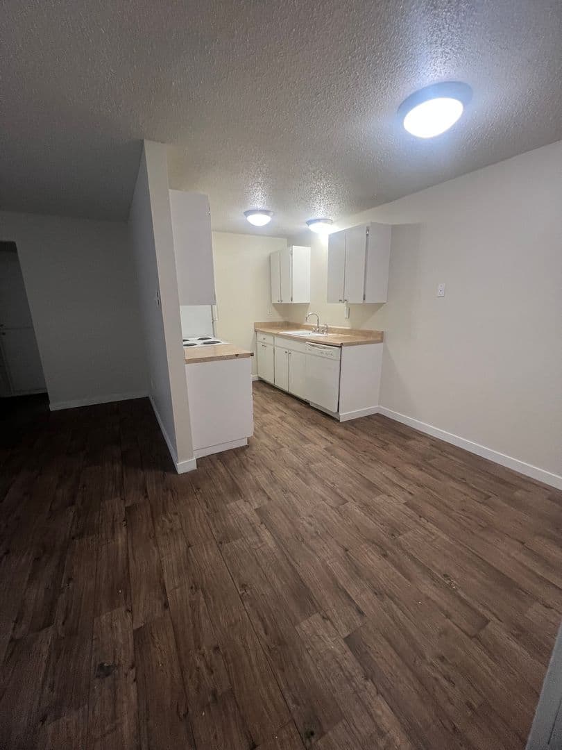 Lakewood Apartment: 13020 Lincoln Ave SW