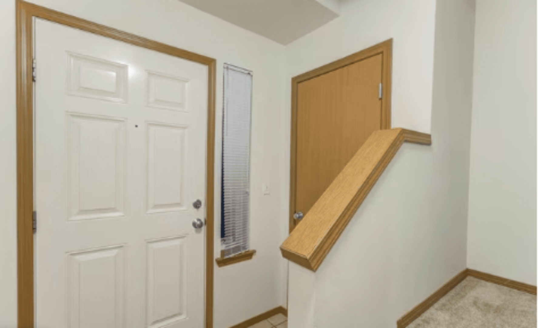 Puyallup Apartment: 215 23rd Ave SW