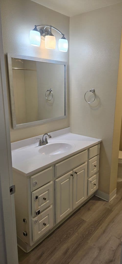 Burien Apartment: 149 SW 160th Street