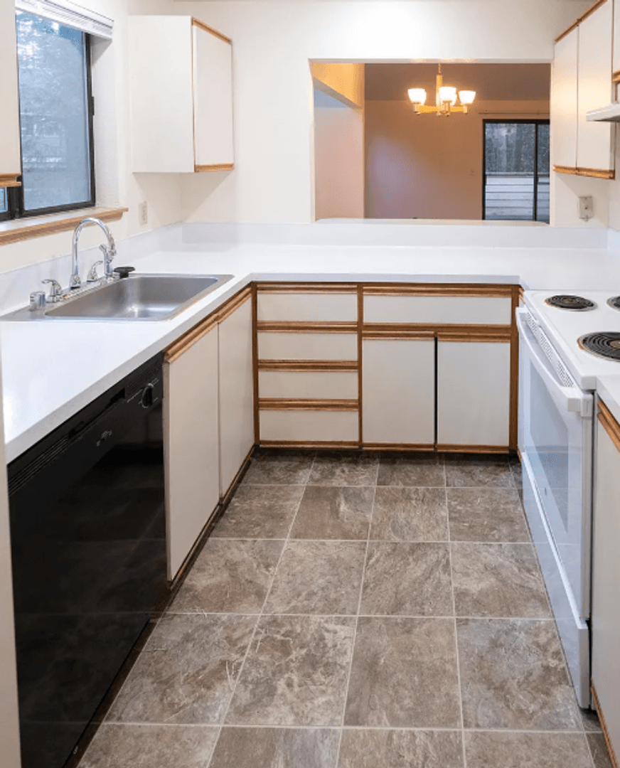 Federal Way Apartment: 117 South 330th Street
