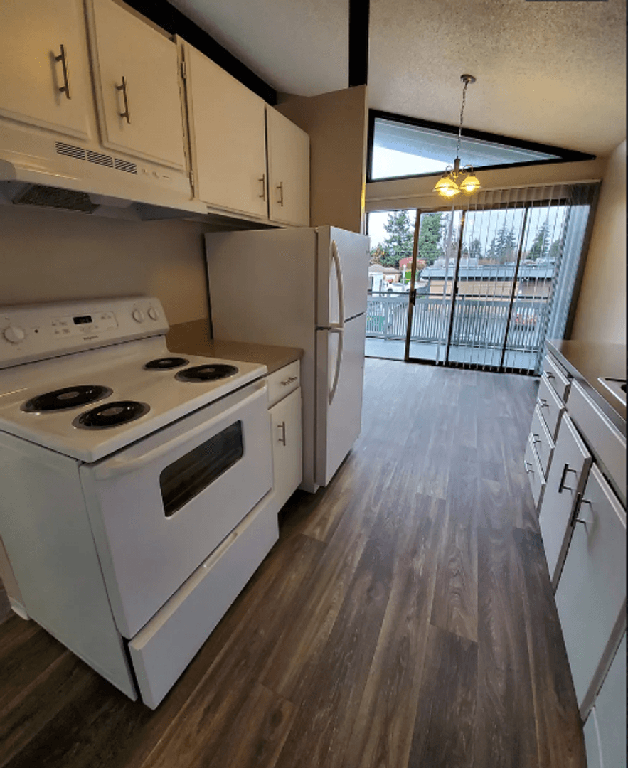 Auburn Apartment: 105 "N" Street SE