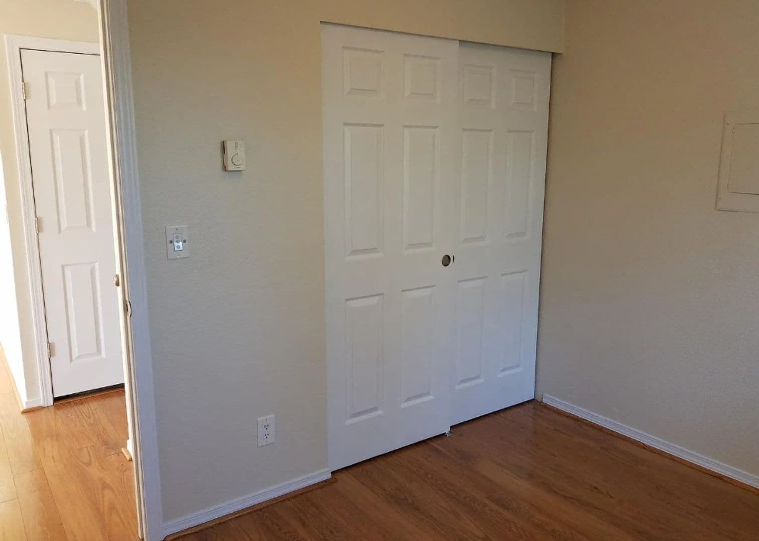 Seattle Apartment: 10725 Myers Way South