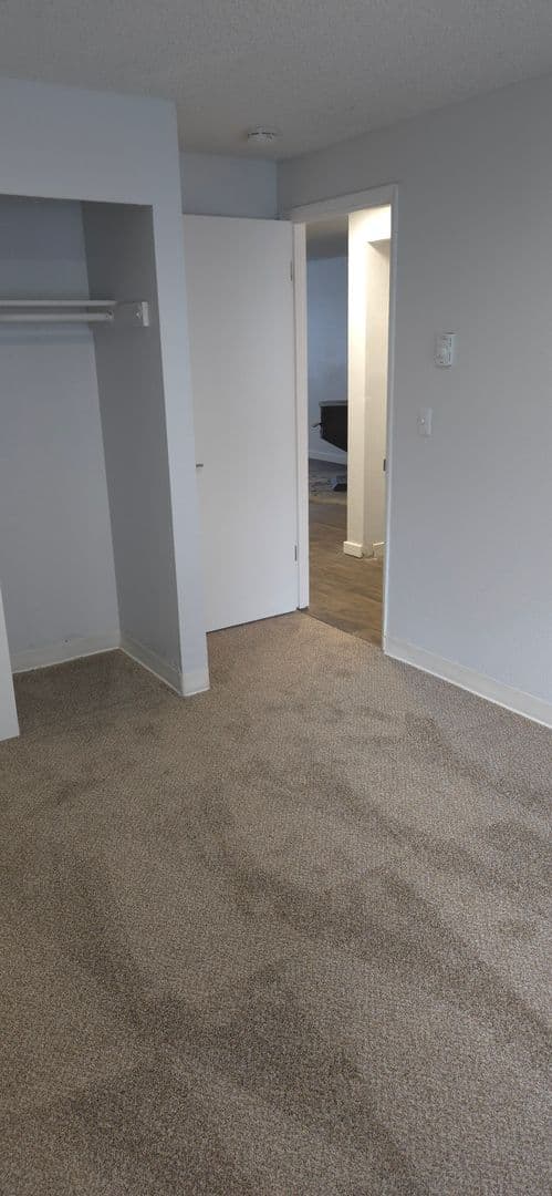 Auburn Apartment: 931, 935, 1001, 1007 ,1015 18th Street NE
