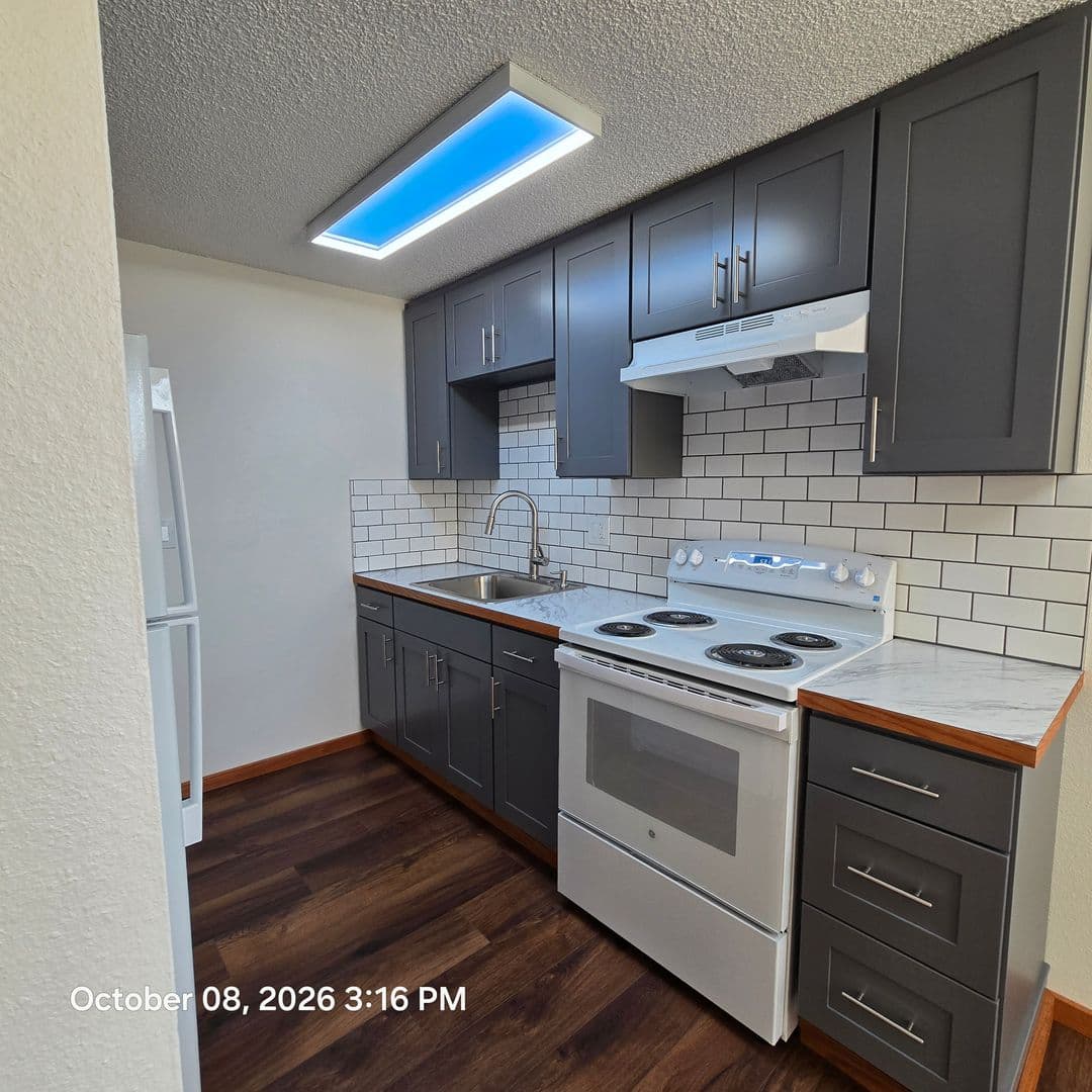 Seattle Apartment: 11020 16th Ave. SW, Apt 100