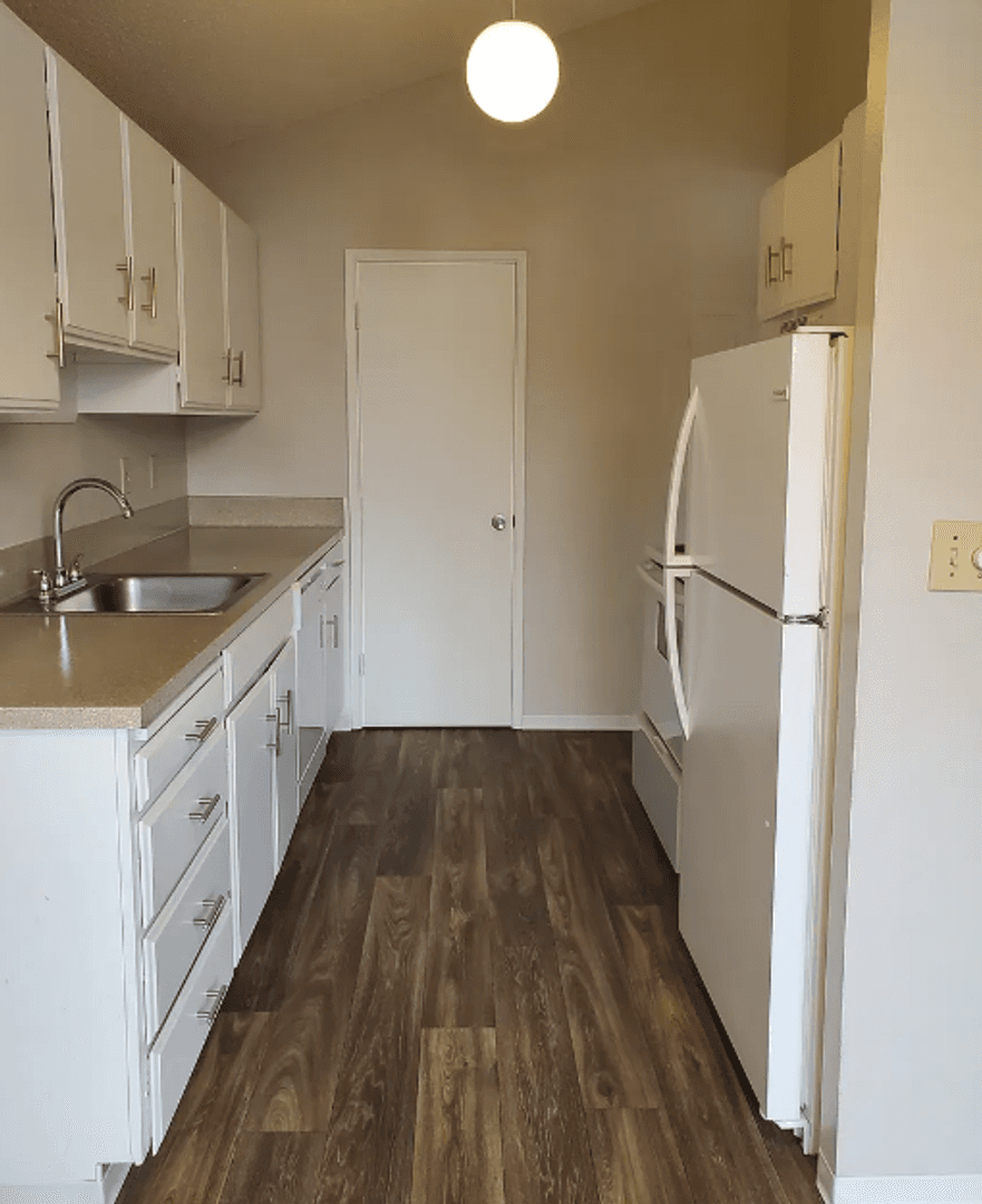 Auburn Apartment: 105 "N" Street SE
