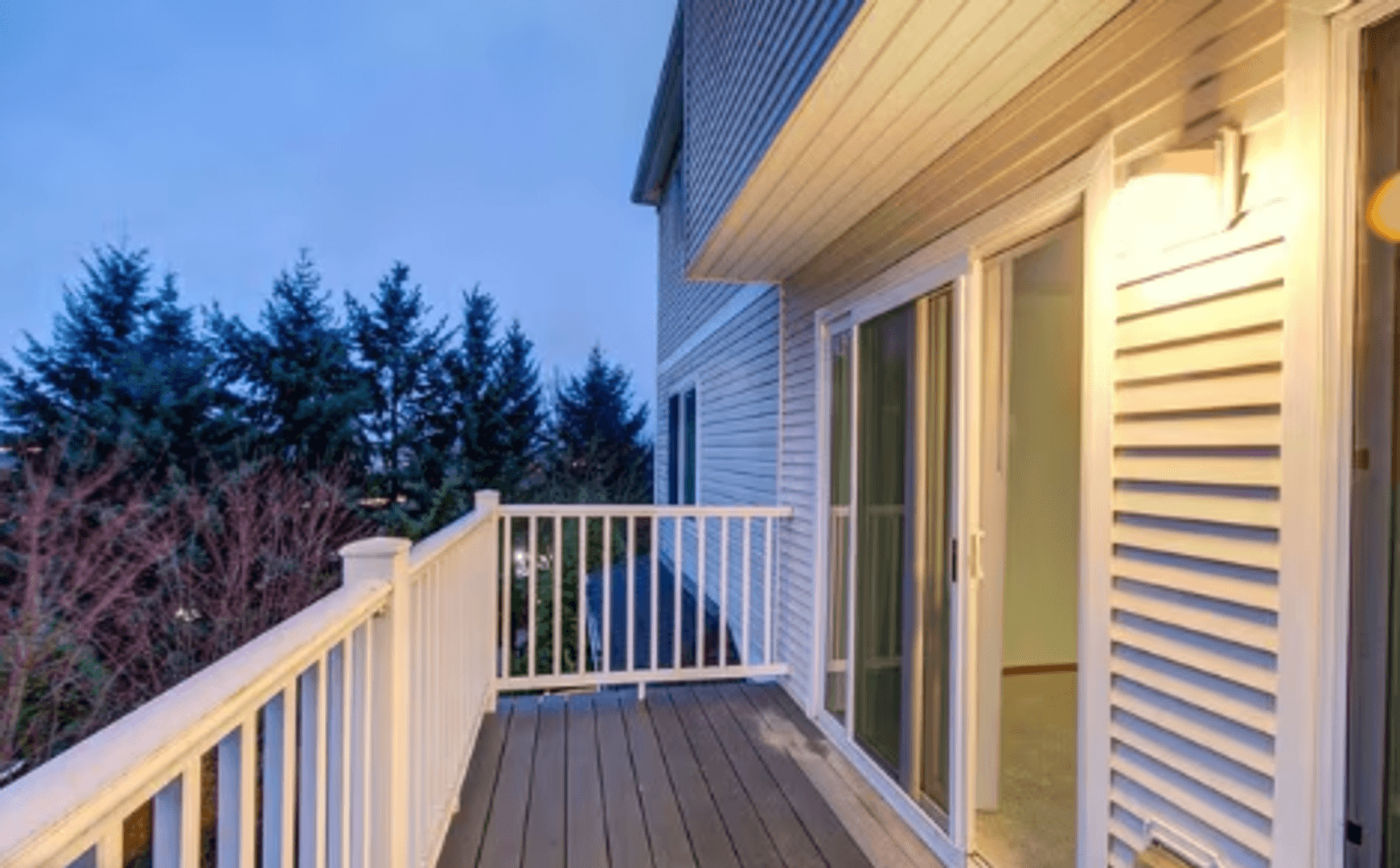 Puyallup Apartment: 215 23rd Ave SW