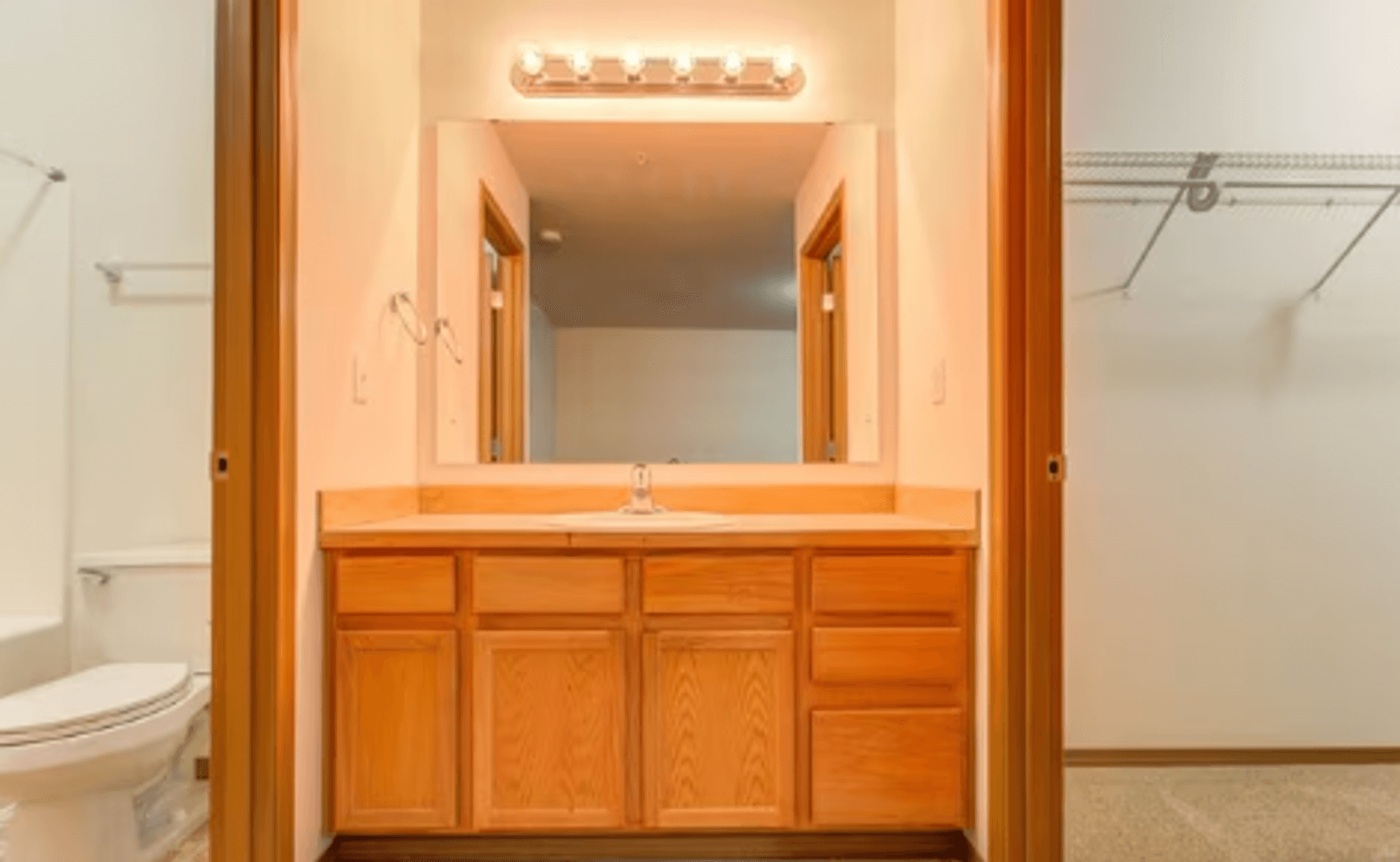 Puyallup Apartment: 215 23rd Ave SW