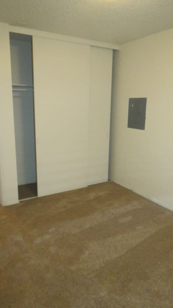 Burien Apartment: 12201 Ambaum Blvd SW