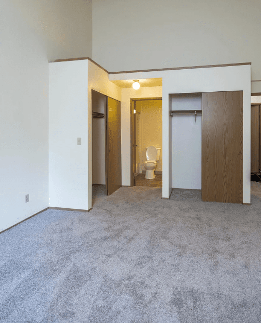 Federal Way Apartment: 117 South 330th Street