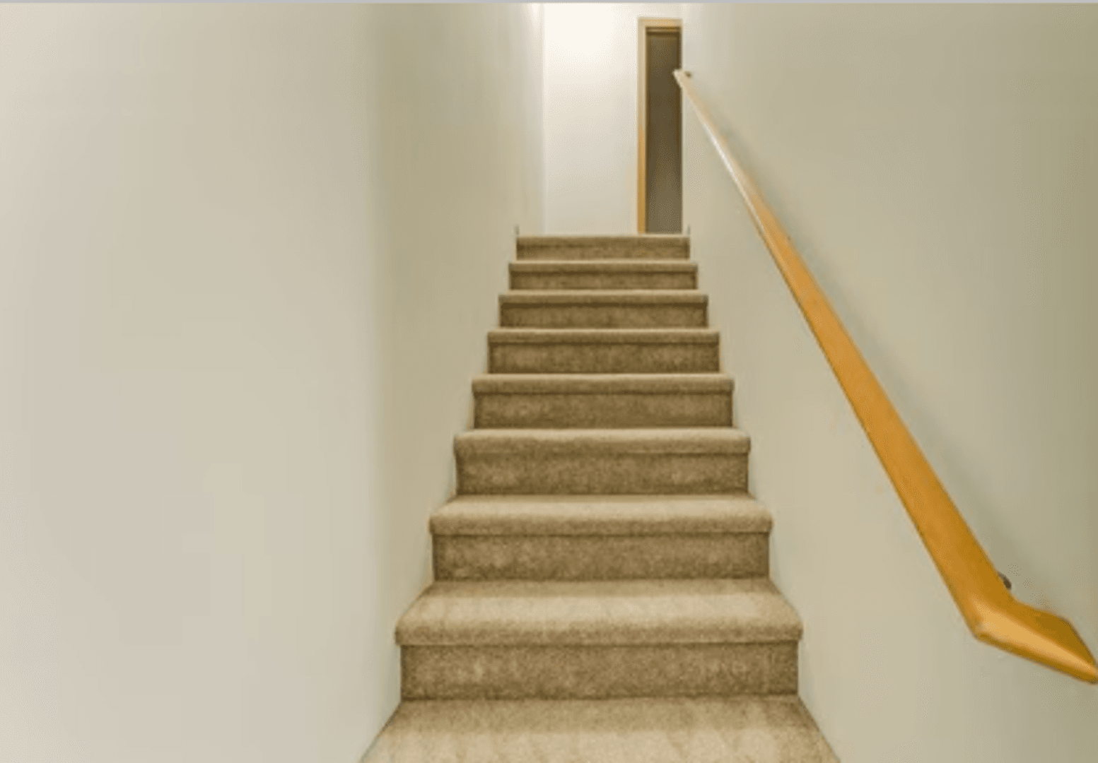 Puyallup Apartment: 215 23rd Ave SW