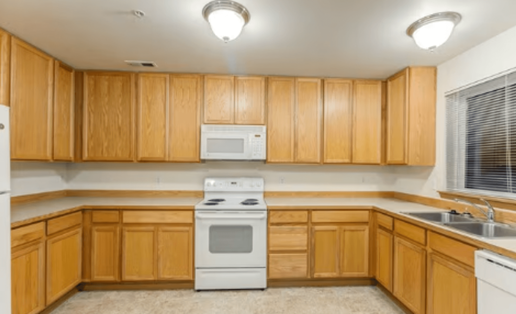 Puyallup Apartment: 215 23rd Ave SW