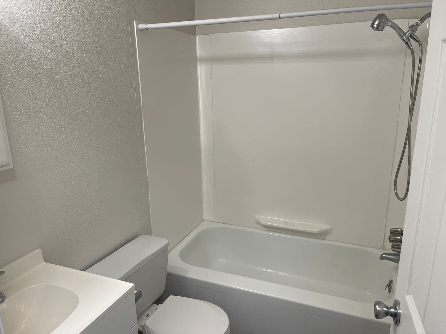 Lakewood Apartment: 13020 Lincoln Ave SW
