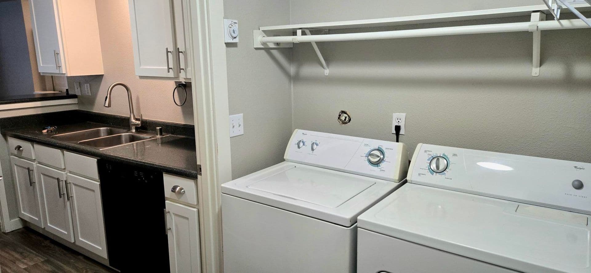 Puyallup Apartment: 215 23rd Ave SW