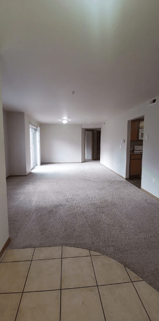 Puyallup Apartment: 215 23rd Ave SW