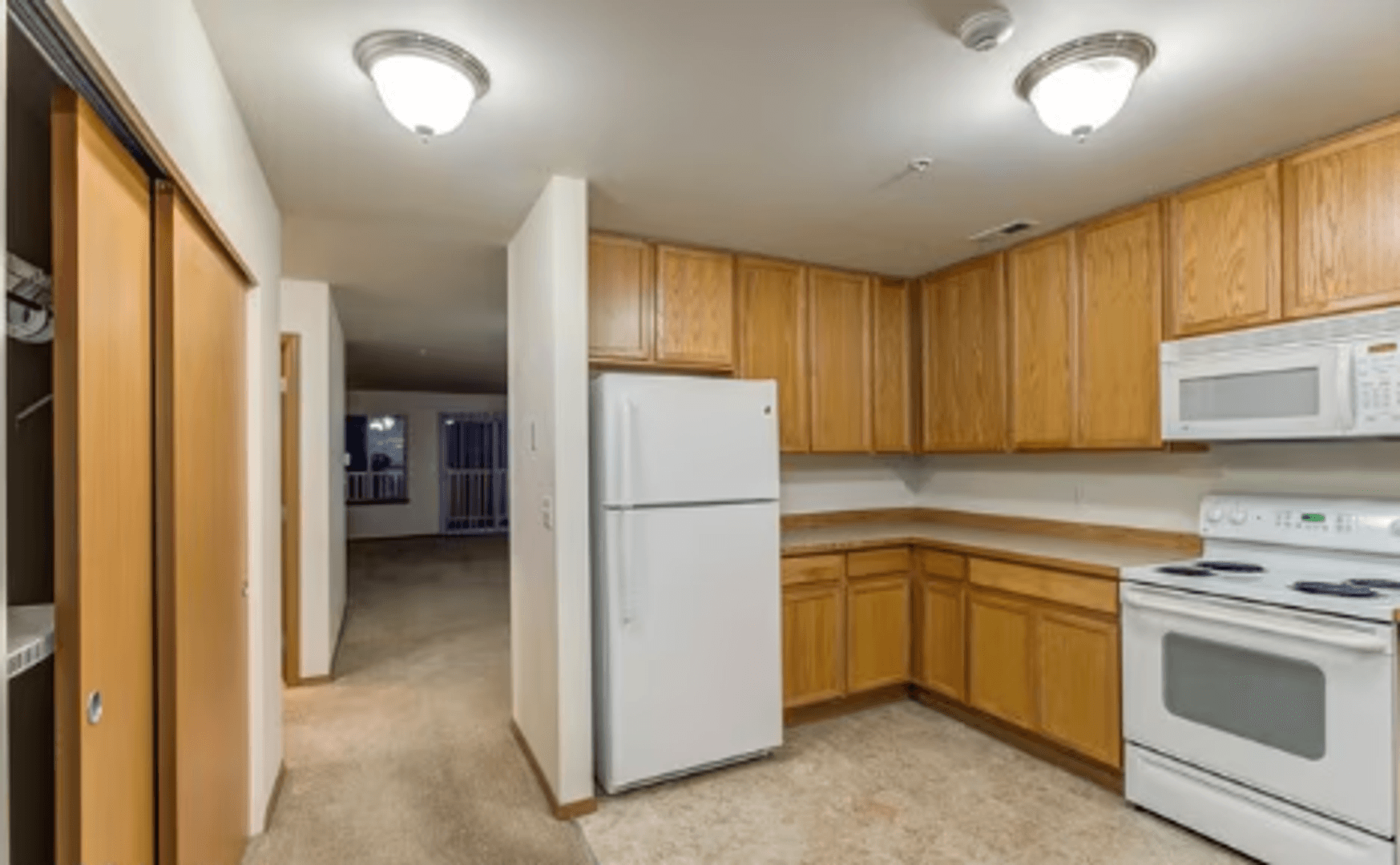 Puyallup Apartment: 215 23rd Ave SW