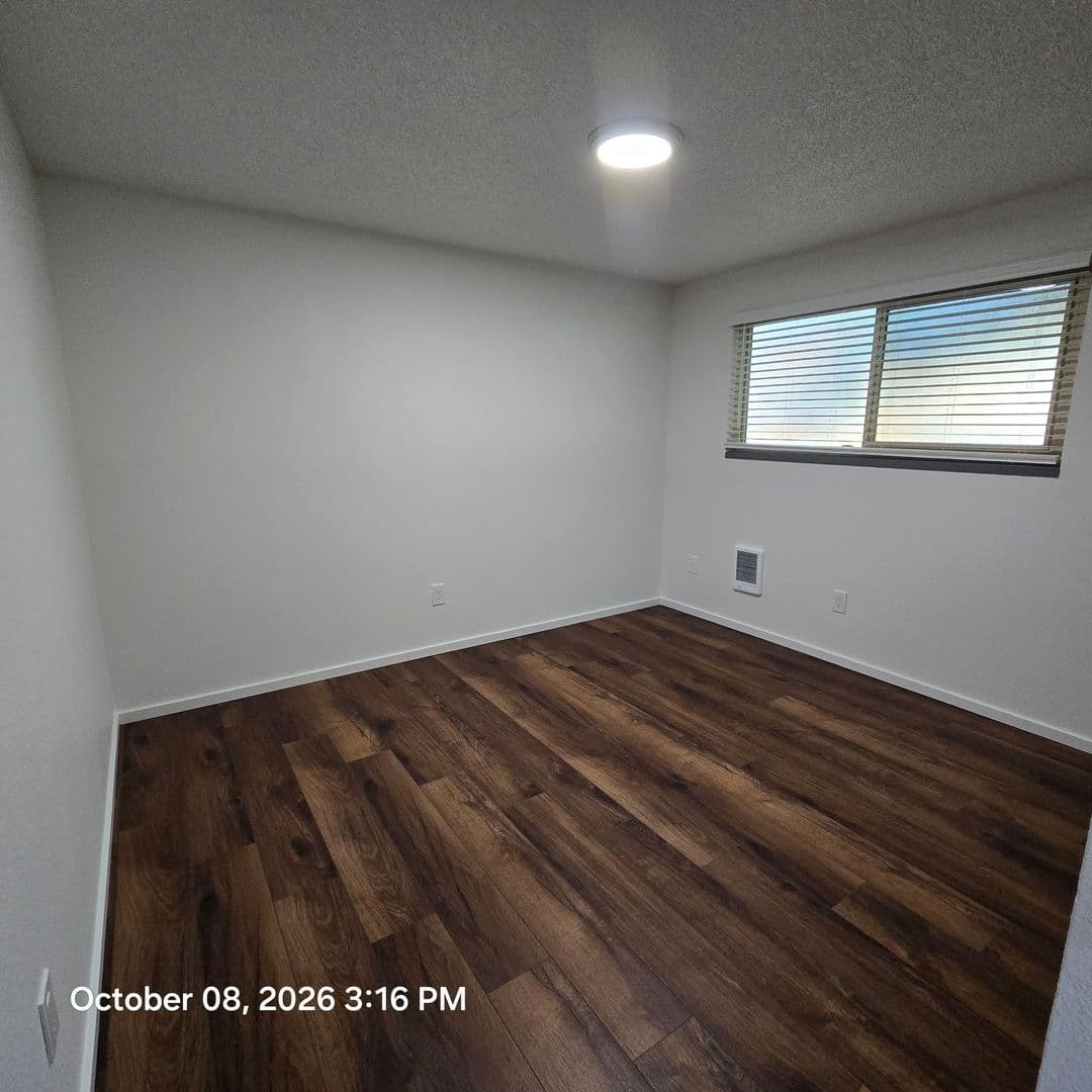 Seattle Apartment: 11020 16th Ave. SW, Apt 100