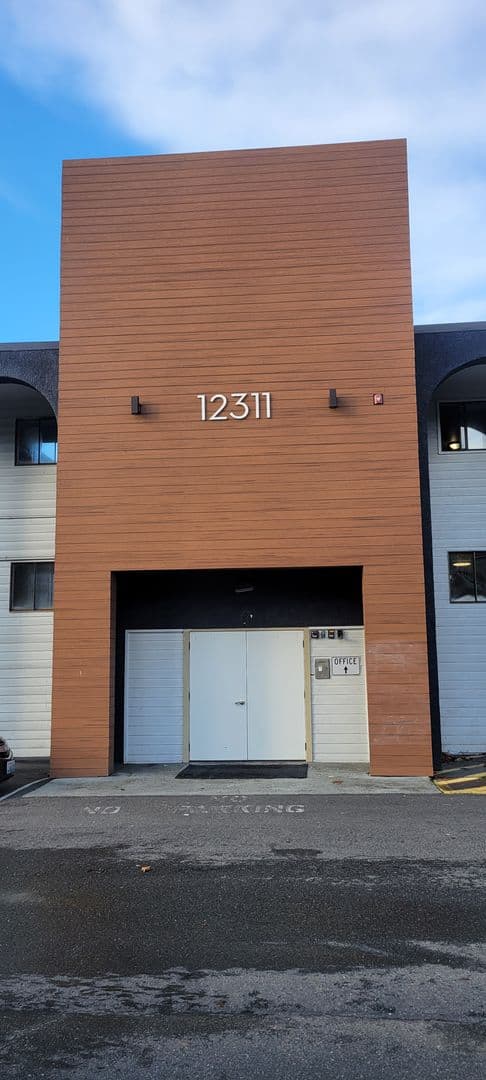 Burien Apartment: 12311 Ambaum Blvd SW & 1214 SW 124th Street