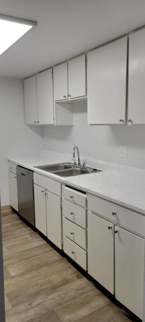 Burien Apartment: 12311 Ambaum Blvd SW & 1214 SW 124th Street