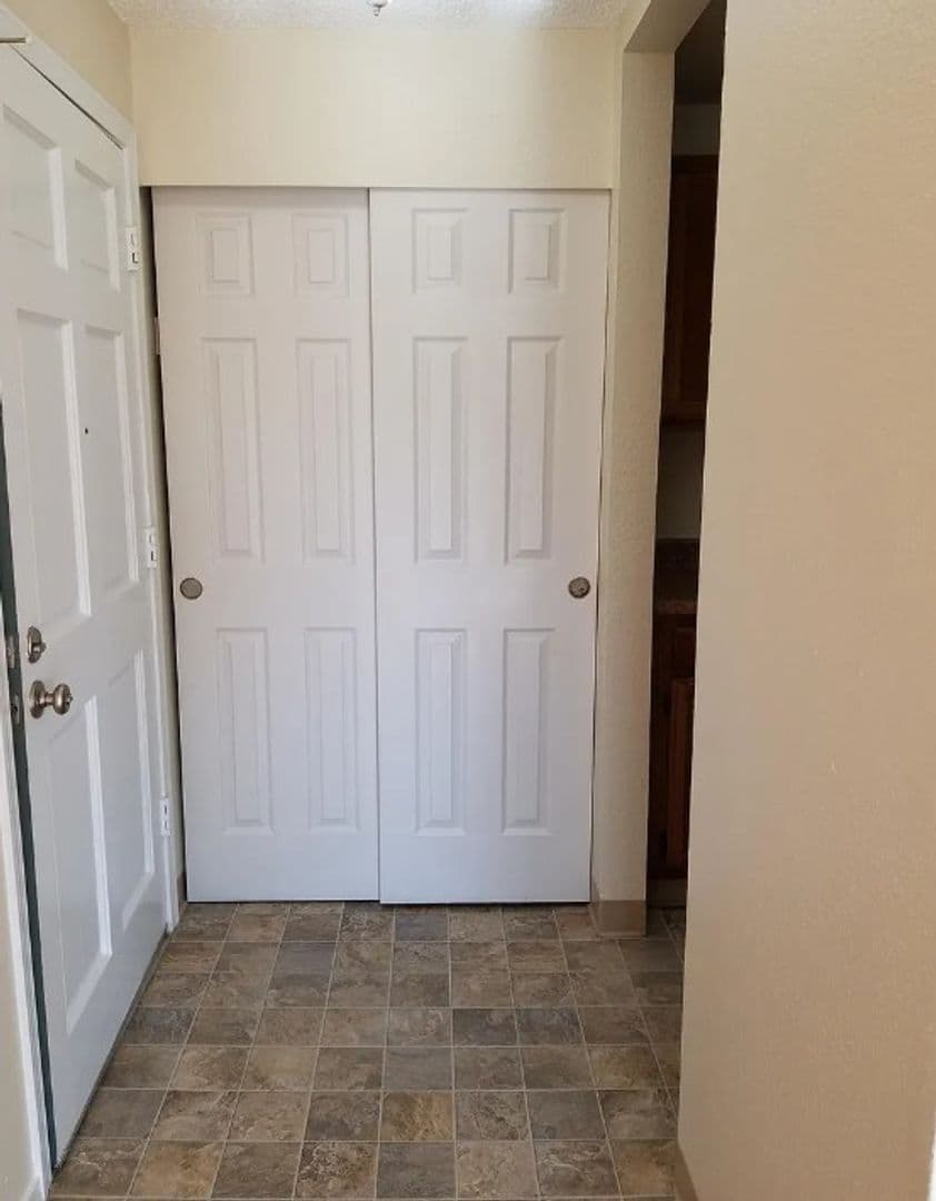 Seattle Apartment: 10725 Myers Way South