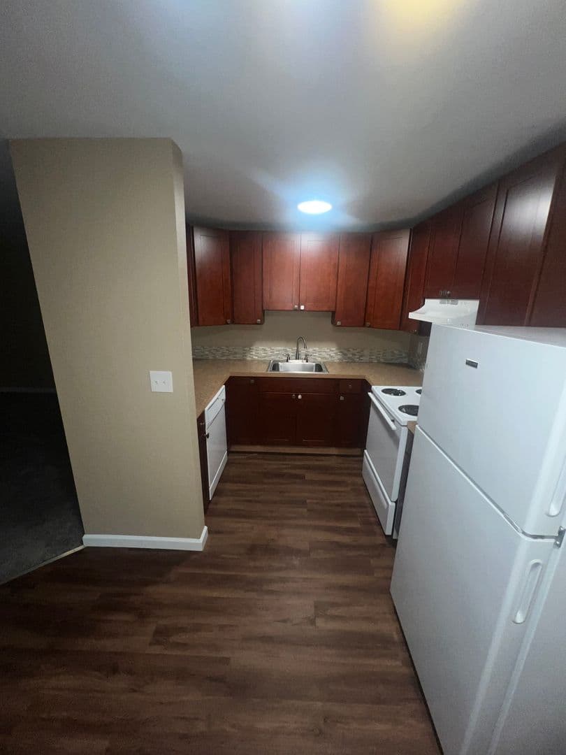 Bonney Lake Apartment: 8313 Myers Road E, Apt 11