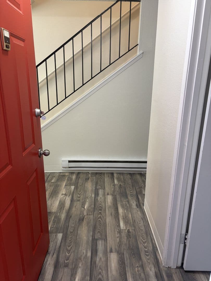 Federal Way Apartment: 24 South 341st Place