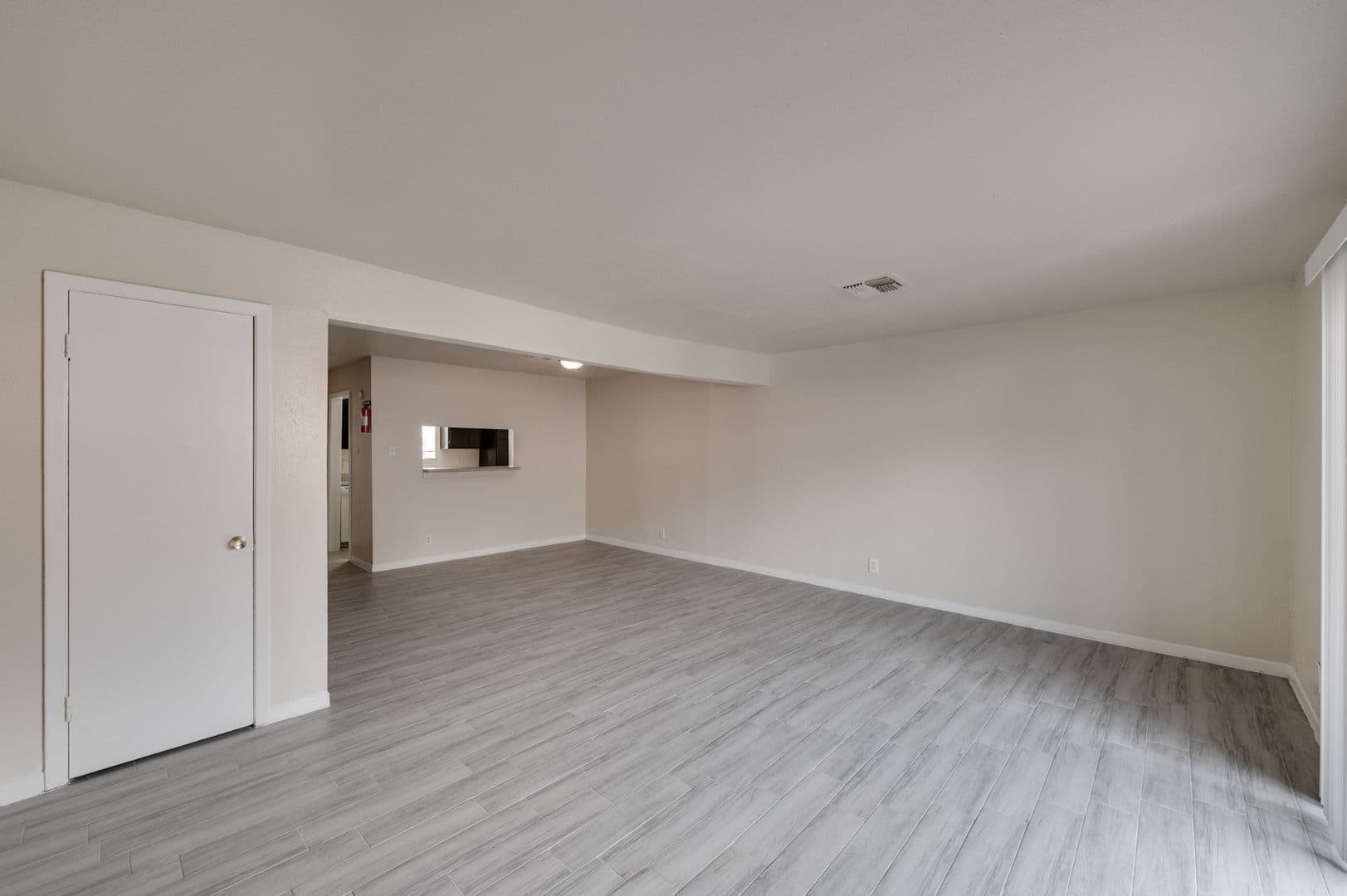 Houston Apartment: 1521 Sherwood Forest