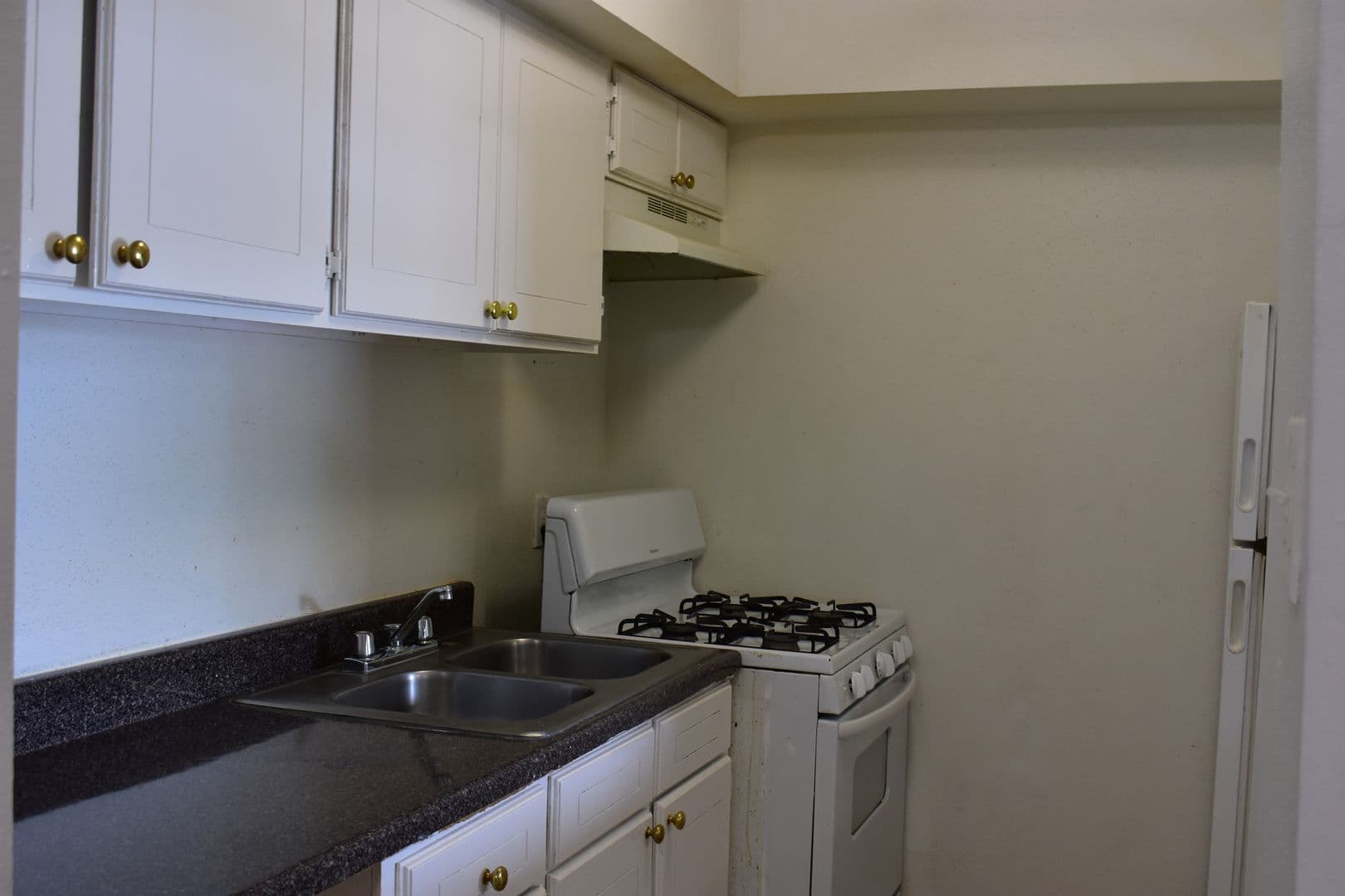 Houston Apartment: 6120 Bellaire Blvd.