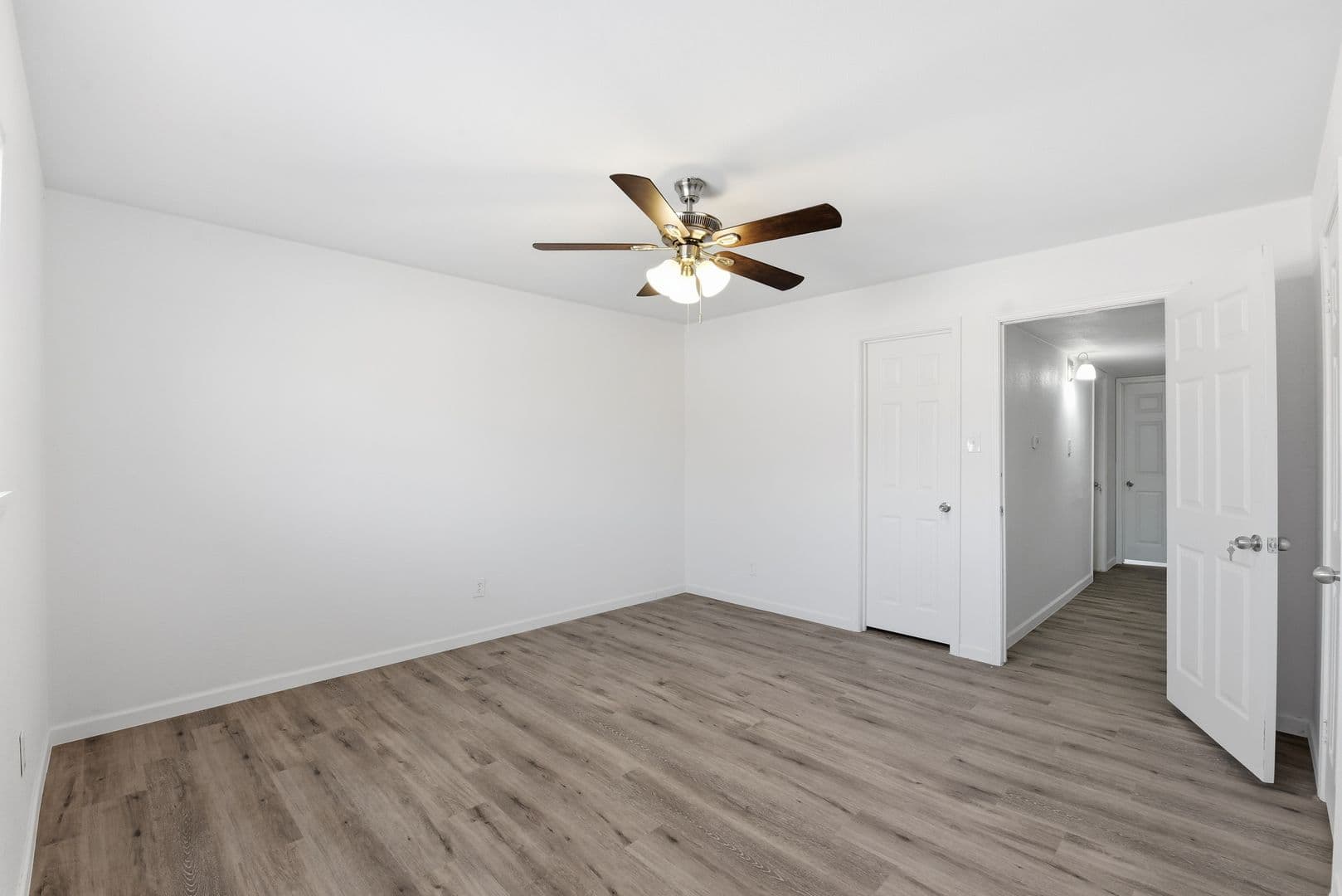 Houston Apartment: 1521 Sherwood Forest
