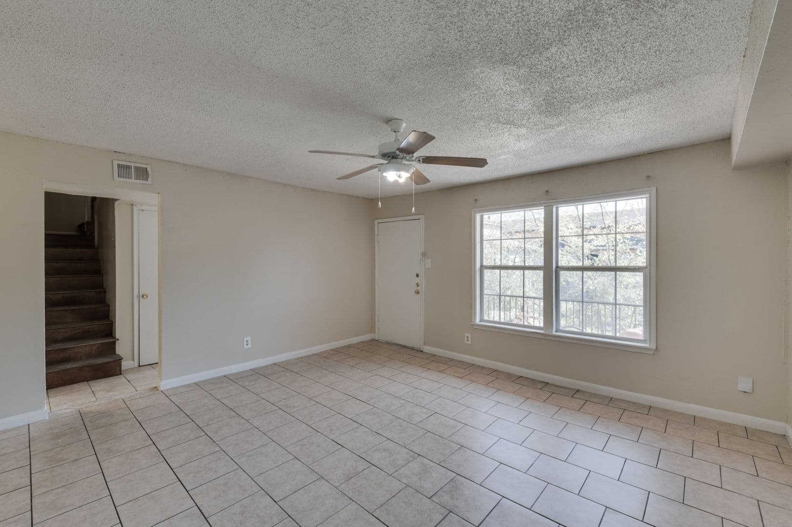 Houston Apartment: 6120 Bellaire Blvd.
