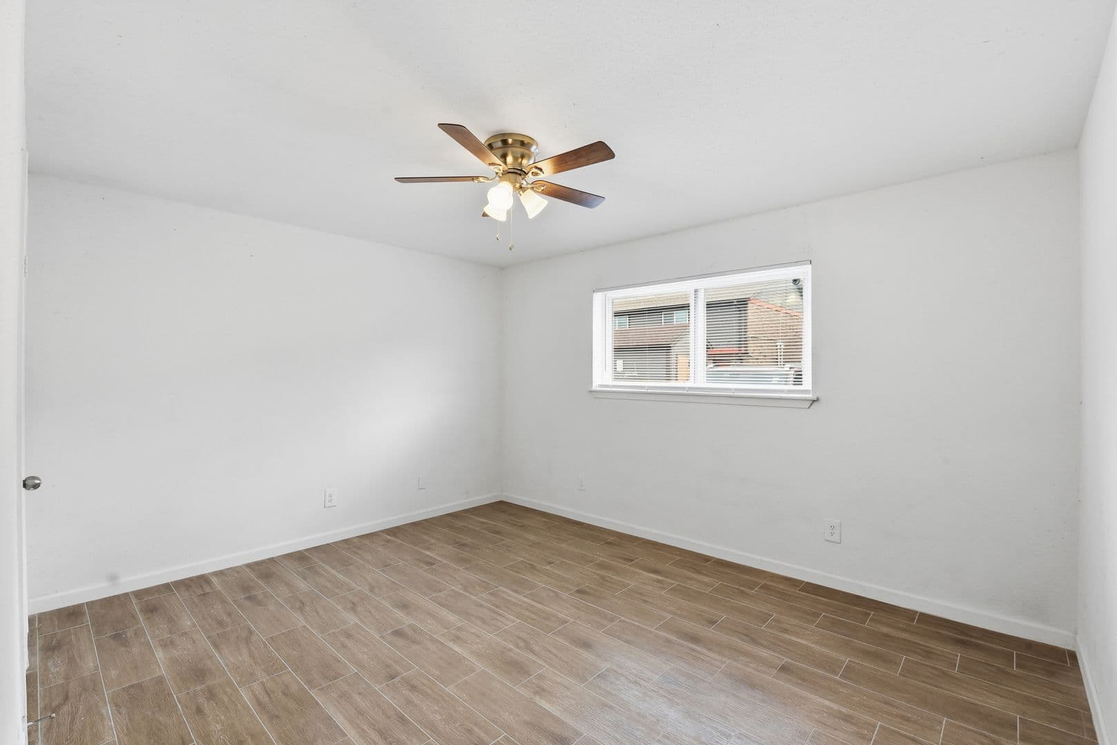 Houston Apartment: 1521 Sherwood Forest
