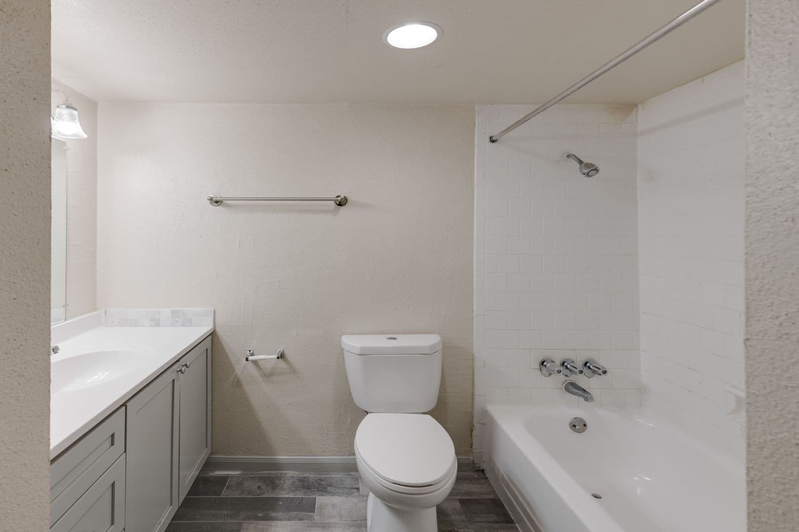 Houston Apartment: 3130 Mangum Rd