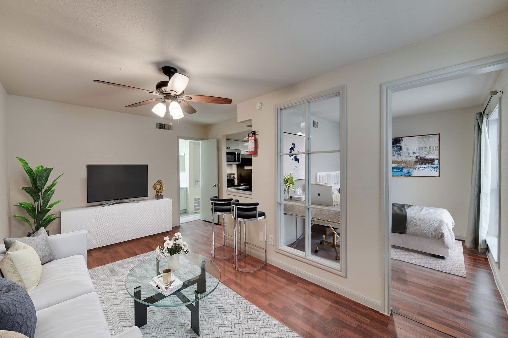 Houston Apartment: 10010 West Park Dr.