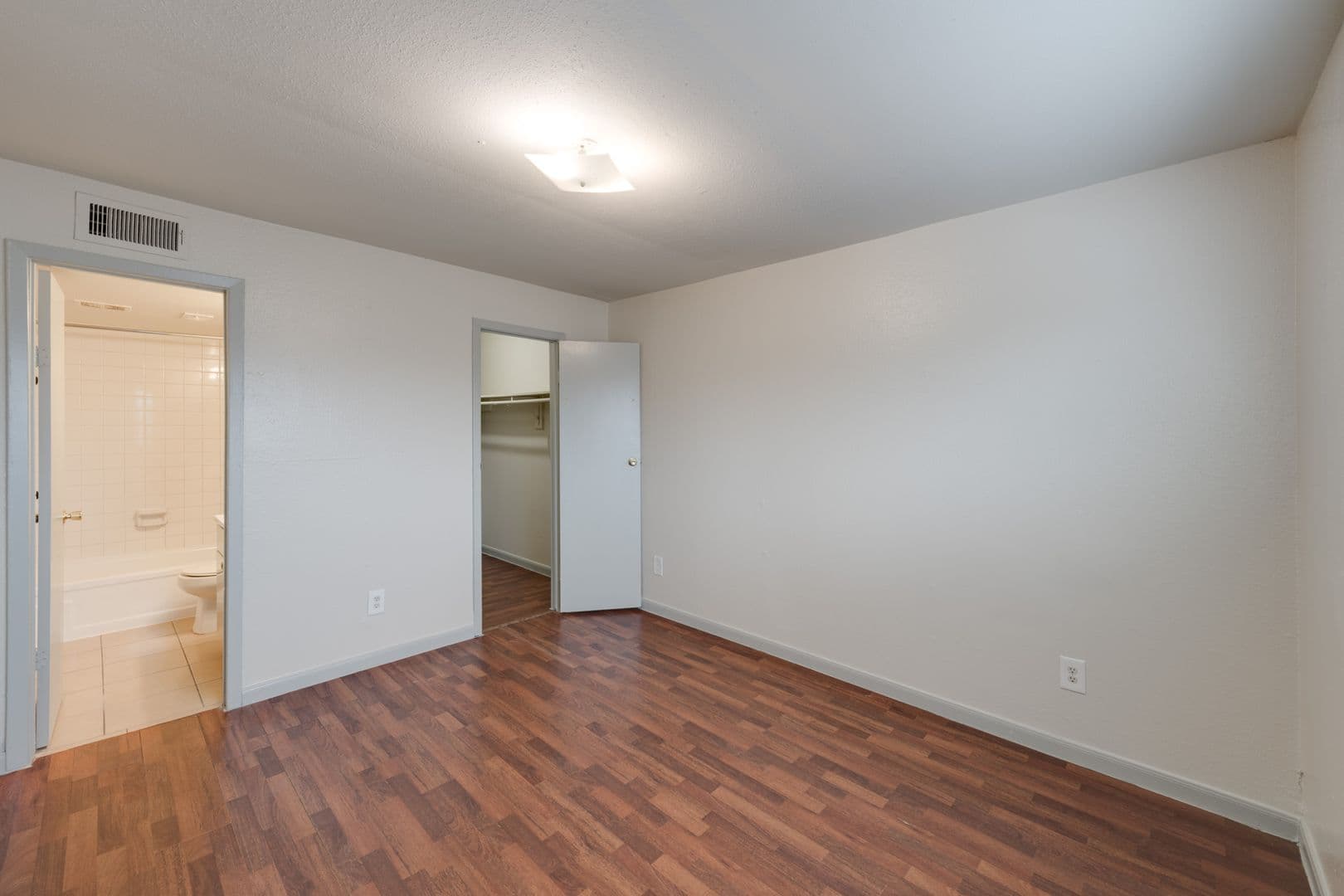 Houston Apartment: 6655 Dashwood & 6711 Atwell Dr