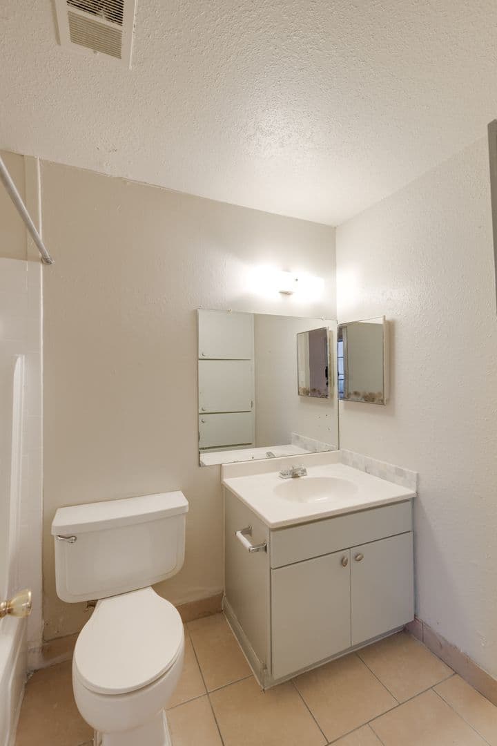 Houston Apartment: 6655 Dashwood & 6711 Atwell Dr