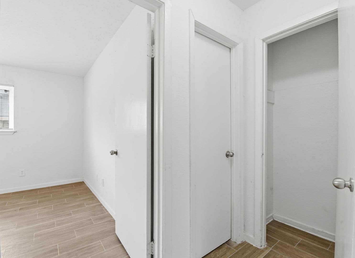 Houston Apartment: 1521 Sherwood Forest